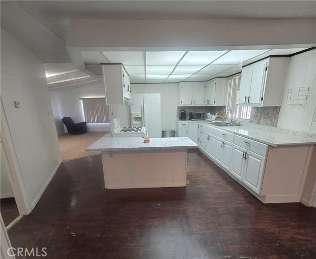 Detail Gallery Image 16 of 26 For 12001 Foothill Bld #56,  Sylmar,  CA 91342 - 2 Beds | 2 Baths