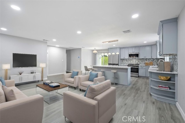 11338 Stevens Avenue, Culver City CA: https://media.crmls.org/medias/ef191b4d-abfa-4580-82fb-6a0cf4f31b54.jpg