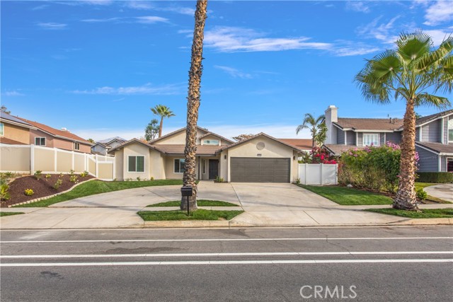304 N Dearborn, Redlands CA: https://media.crmls.org/medias/ef1a6356-5b4b-4625-820a-f9986911ed1a.jpg