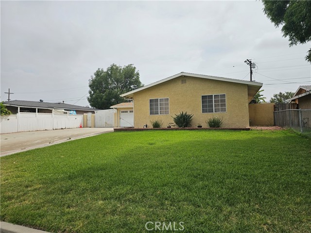 Detail Gallery Image 1 of 2 For 4090 Estrada Dr, Jurupa Valley,  CA 92509 - 3 Beds | 2 Baths