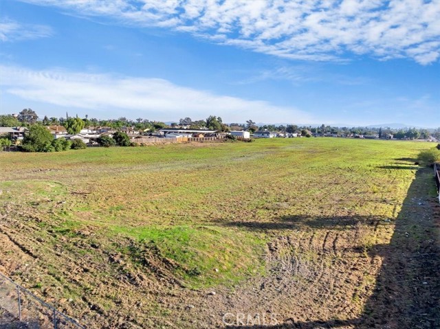 Detail Gallery Image 9 of 15 For 9061 Limonite, Jurupa Valley,  CA 92509 - – Beds | – Baths