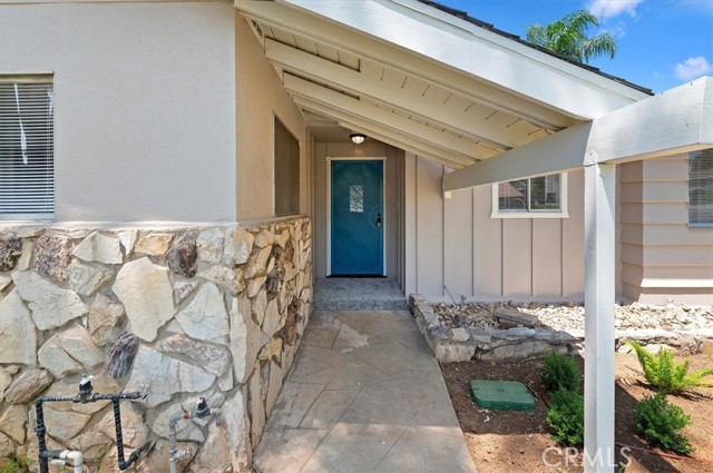 Detail Gallery Image 6 of 41 For 2111 Elsinore Rd, Riverside,  CA 92506 - 3 Beds | 2/1 Baths