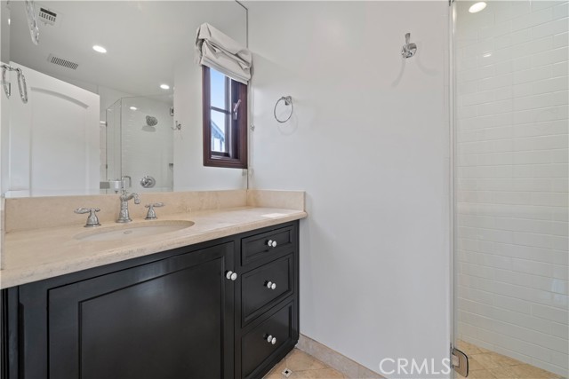 Detail Gallery Image 49 of 66 For 110 via Trieste, Newport Beach,  CA 92663 - 5 Beds | 5/1 Baths