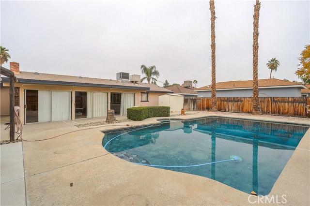 Detail Gallery Image 20 of 33 For 2416 Bladen, Bakersfield,  CA 93309 - 3 Beds | 2 Baths