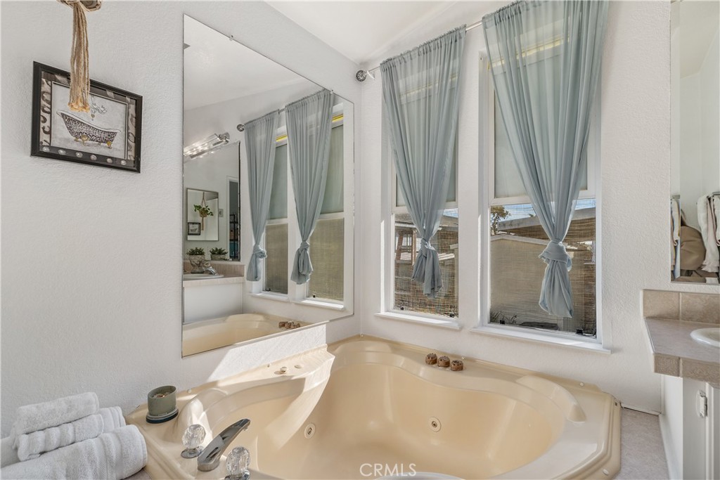 MLS #OC25215640 image #26