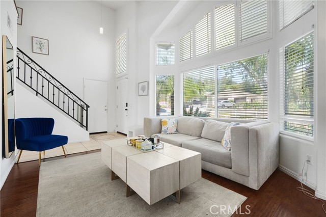 Detail Gallery Image 4 of 41 For 31344 Nichols Ln, Castaic,  CA 91384 - 4 Beds | 2/1 Baths