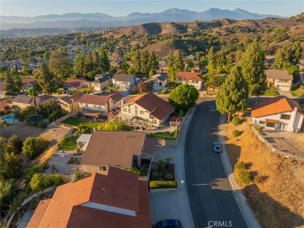 https://media.crmls.org/medias/ef1e3719-5ef1-49a8-a0ea-c07f60bf17fb.jpg?preset=X-Large