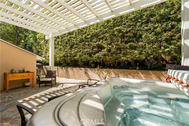 Detail Gallery Image 12 of 33 For 3629 Loadstone Dr, Sherman Oaks,  CA 91403 - 3 Beds | 2 Baths