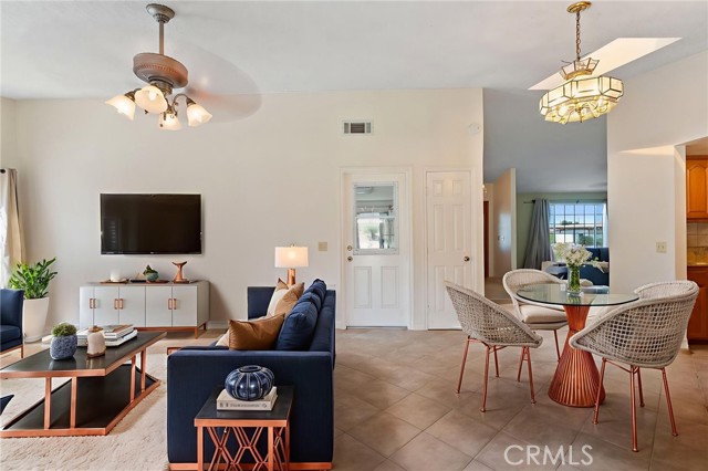 4740 Brookhill Ter, Jurupa Valley CA: https://media.crmls.org/medias/ef1e8202-6044-4a70-a7c4-f780ace04043.jpg