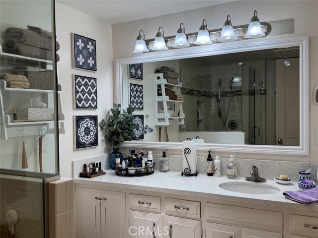 1664 Thunderbird Drive, Seal Beach CA: https://media.crmls.org/medias/ef1fcad6-6405-4778-8e71-c41b15a8869f.jpg