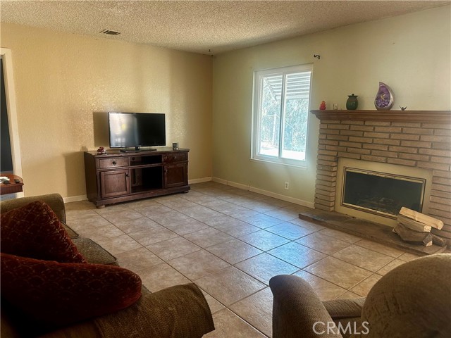 5721 Camino Real, Jurupa Valley CA: https://media.crmls.org/medias/ef20d48a-fd3b-4bd0-bc6a-4dd2aa4542de.jpg