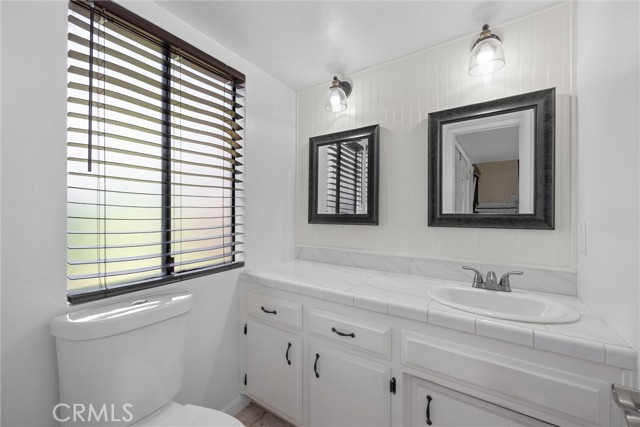 Detail Gallery Image 19 of 38 For 4124 Pinewood Lake Dr, Bakersfield,  CA 93309 - 4 Beds | 2/1 Baths