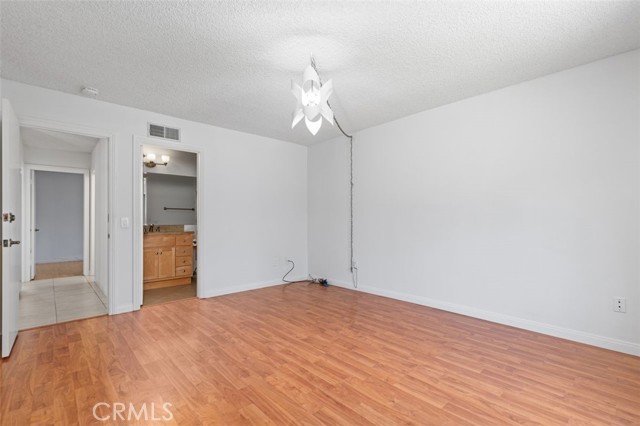 5391 Glenstone Drive, Huntington Beach CA: https://media.crmls.org/medias/ef2175e4-0869-4110-a2e5-5b0c4c731444.jpg