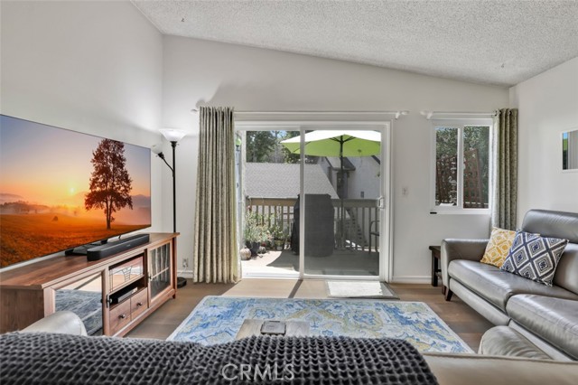 26058 Serrano Court, Lake Forest CA: https://media.crmls.org/medias/ef21d5d9-a2c4-48b8-b467-b25d94267080.jpg