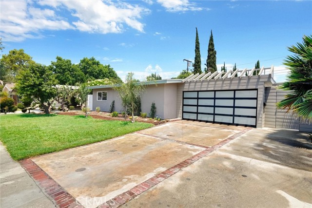 7634 Chimineas Avenue photo 2