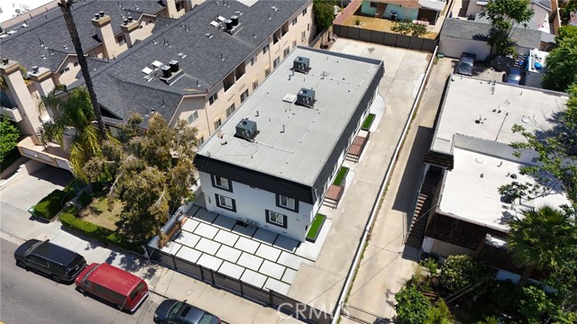 Detail Gallery Image 42 of 44 For 7010 Lennox Ave #C,  Van Nuys,  CA 91405 - 3 Beds | 2/1 Baths