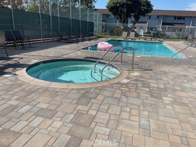 4666 Pinecrest, Huntington Beach CA: https://media.crmls.org/medias/ef2299d8-fb48-4bfc-aadd-d21e121561c3.jpg