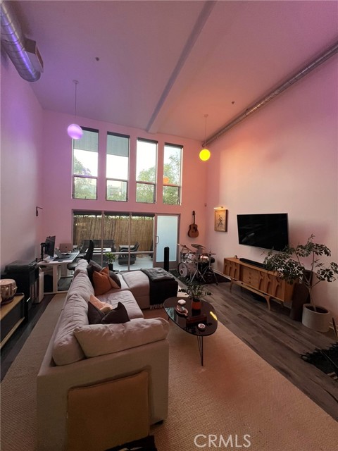 4215 Glencoe Avenue, Marina del Rey CA: https://media.crmls.org/medias/ef22bc13-f9e1-4d62-8ef4-94a828d661f2.jpg