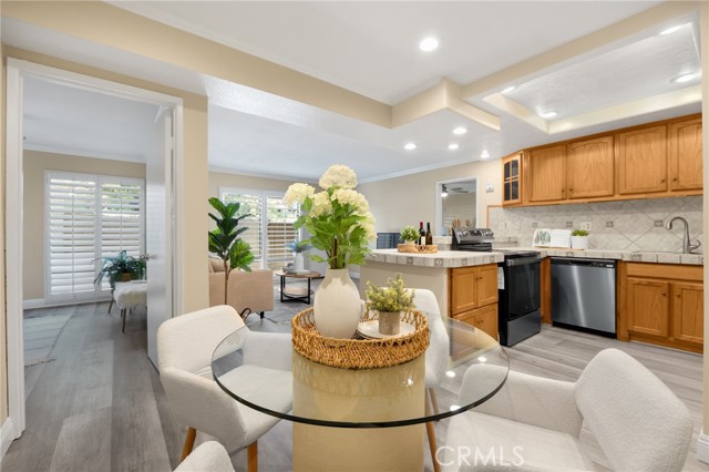 Detail Gallery Image 22 of 34 For 3020 Associated Rd #110,  Fullerton,  CA 92835 - 2 Beds | 2 Baths