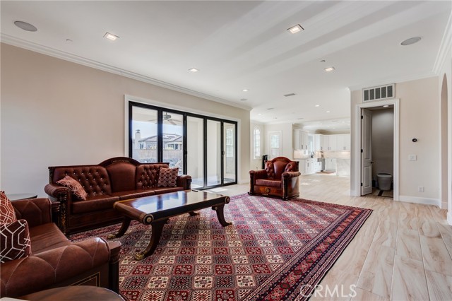 18 Elissa Lane, Ladera Ranch CA: https://media.crmls.org/medias/ef243f04-5abf-4e7e-9efd-bedf2834de33.jpg