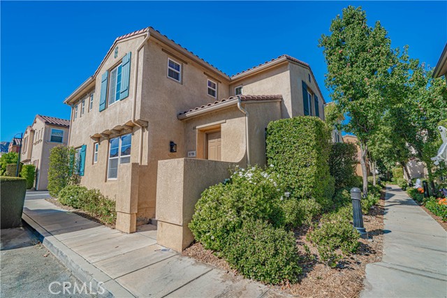 Detail Gallery Image 1 of 1 For 31776 Avenida Del Luna, Castaic,  CA 91384 - 3 Beds | 3 Baths