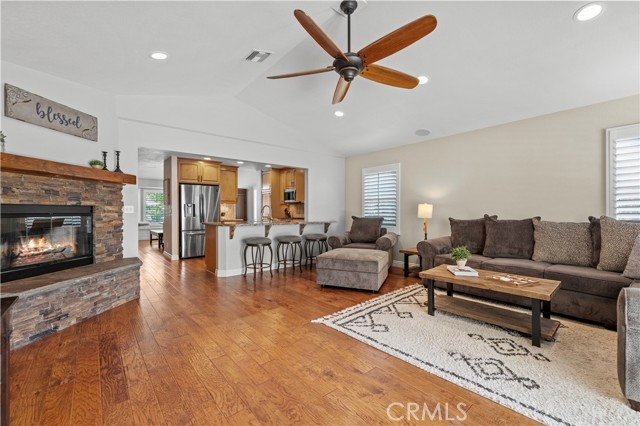28631 Winterdale Drive, Canyon Country CA: https://media.crmls.org/medias/ef2475dc-ec32-49a5-a57f-fcd554106488.jpg