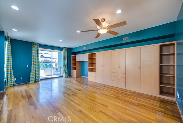 143 Union Jack Mall, Marina del Rey CA: https://media.crmls.org/medias/ef25305e-f631-4617-a0a7-b61c55373f96.jpg