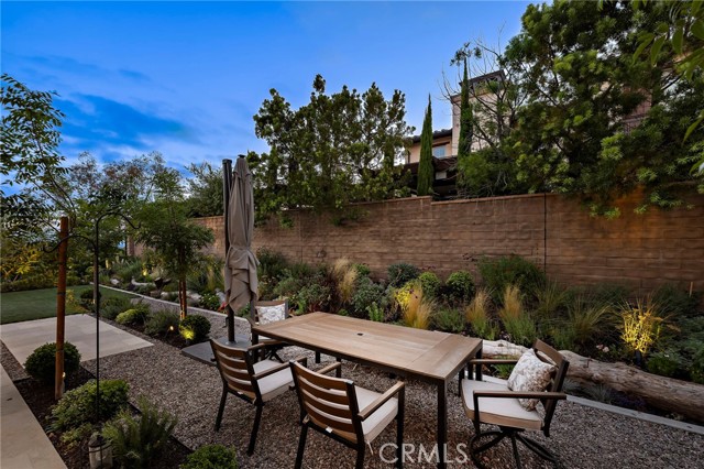 137 Sunset, Irvine CA: https://media.crmls.org/medias/ef265052-d360-4ce1-afb2-8eca911b6ccc.jpg