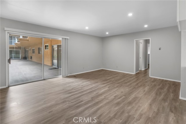 2033 E. 3rd St., Long Beach CA: https://media.crmls.org/medias/ef272186-f09e-4490-8b37-ff799e0cf90d.jpg
