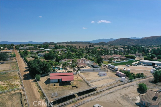 17470 Vanderhill Circle, Perris CA: https://media.crmls.org/medias/ef27bd0e-365b-4537-9353-e90e003f2a9b.jpg