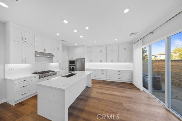 120 Pin Lane, Lake Forest CA: https://media.crmls.org/medias/ef27f347-8e2f-41bb-b69e-beba5087164b.jpg
