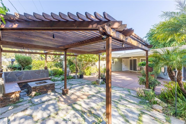 5 Spinning Wheel Lane, Rolling Hills Estates, California 90274, 3 Bedrooms Bedrooms, ,2 BathroomsBathrooms,Residential,Sold,Spinning Wheel,PV22056117