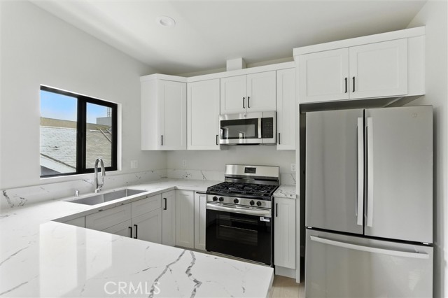 Detail Gallery Image 6 of 20 For 1172 Wilton, Hollywood,  CA 90038 - 2 Beds | 1 Baths
