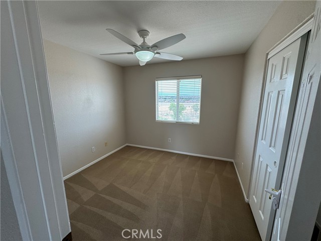 19004 Ivanpah Way, Apple Valley CA: https://media.crmls.org/medias/ef290571-36a6-4d5e-9c9b-e13325a53ed8.jpg