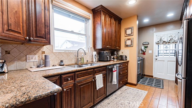 5666 Garypark Avenue, Arcadia CA: https://media.crmls.org/medias/ef2909a8-6f10-48e4-9259-3ff7e771c689.jpg