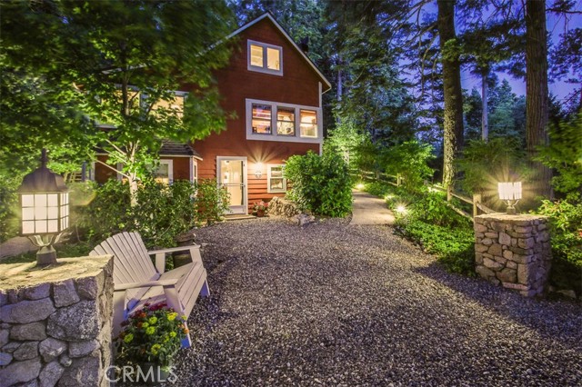 433 Milburn Road, Lake Arrowhead CA: https://media.crmls.org/medias/ef2925a0-cd25-4f4a-a30f-1c88ef55af21.jpg
