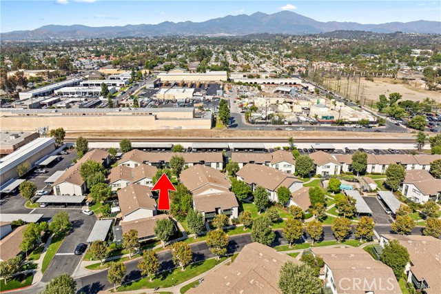 23254 Orange Avenue, Lake Forest CA: https://media.crmls.org/medias/ef2a3e3e-841e-4ab3-8d18-af819411cb7d.jpg
