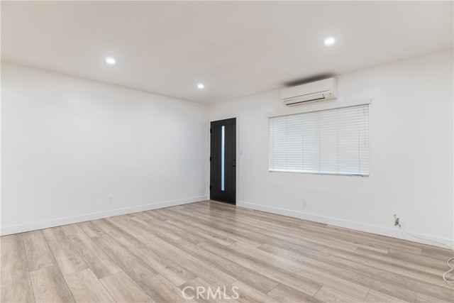 7348 Florence Unit: 4