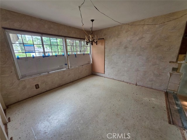 Detail Gallery Image 4 of 12 For 2321 N Naomi St, Burbank,  CA 91504 - 3 Beds | 1 Baths