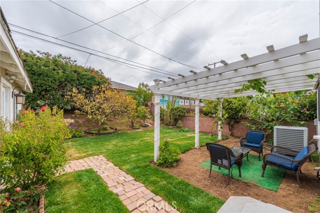 21514 Ellinwood Drive, Torrance CA: https://media.crmls.org/medias/ef2be8e2-4449-4d4b-a355-76d60afcf9c0.jpg