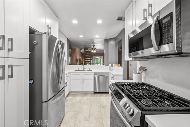 23957 Arroyo Park Drive, Valencia CA: https://media.crmls.org/medias/ef2c39e1-08bf-4dbb-b867-5a70717f2764.jpg