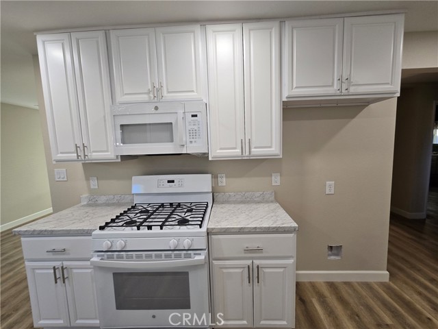 Detail Gallery Image 9 of 29 For 752 Oleander St, Hemet,  CA 92543 - 2 Beds | 2 Baths