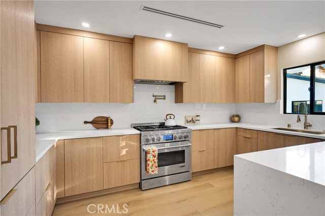Detail Gallery Image 16 of 60 For 10509 Dempsey Ave, Granada Hills,  CA 91344 - 4 Beds | 3/1 Baths