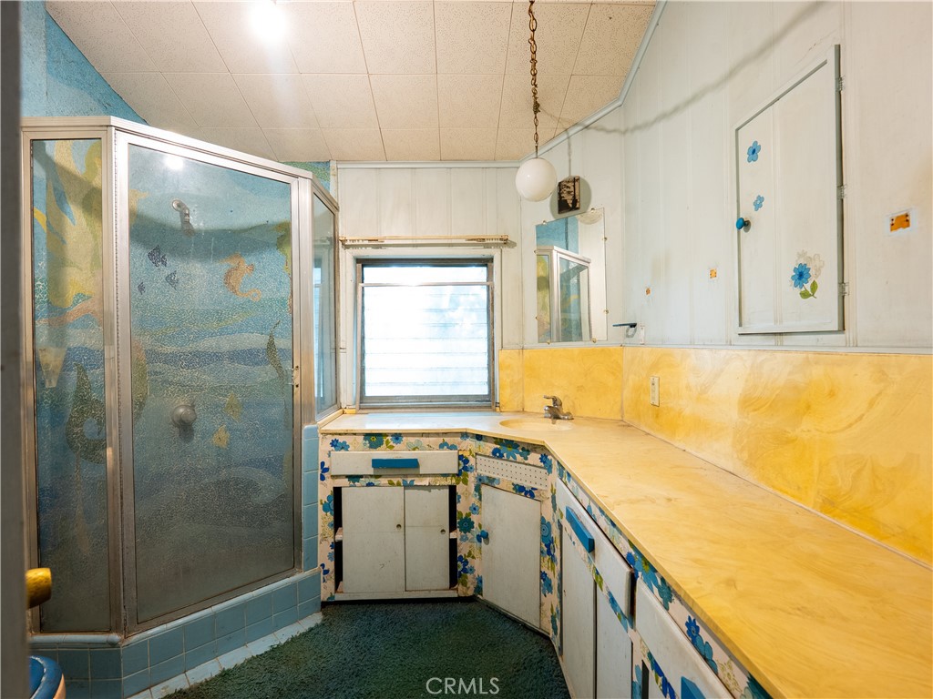 https://media.crmls.org/medias/ef2dc8fc-a037-48bf-9cad-0e3ada73bcba.jpg?preset=X-Large