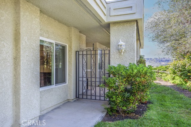 5594 Avenida Sosiega W, Laguna Woods CA: https://media.crmls.org/medias/ef2dd6af-e886-4435-9806-c376002df0e8.jpg