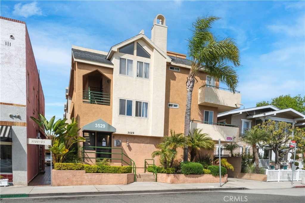 3529 E Broadway #2