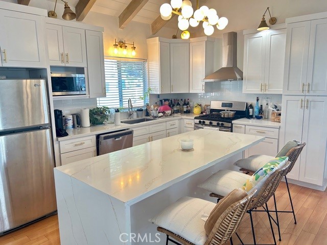 Detail Gallery Image 6 of 12 For 22632 Cass, Woodland Hills,  CA 91364 - 3 Beds | 2 Baths