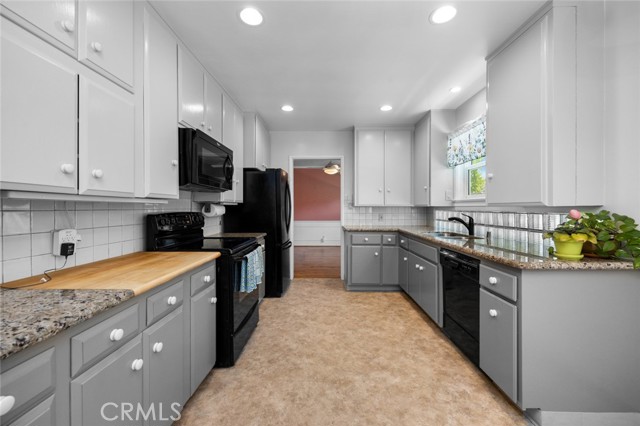 Image 10 of 41 For 5422 Harvey Way