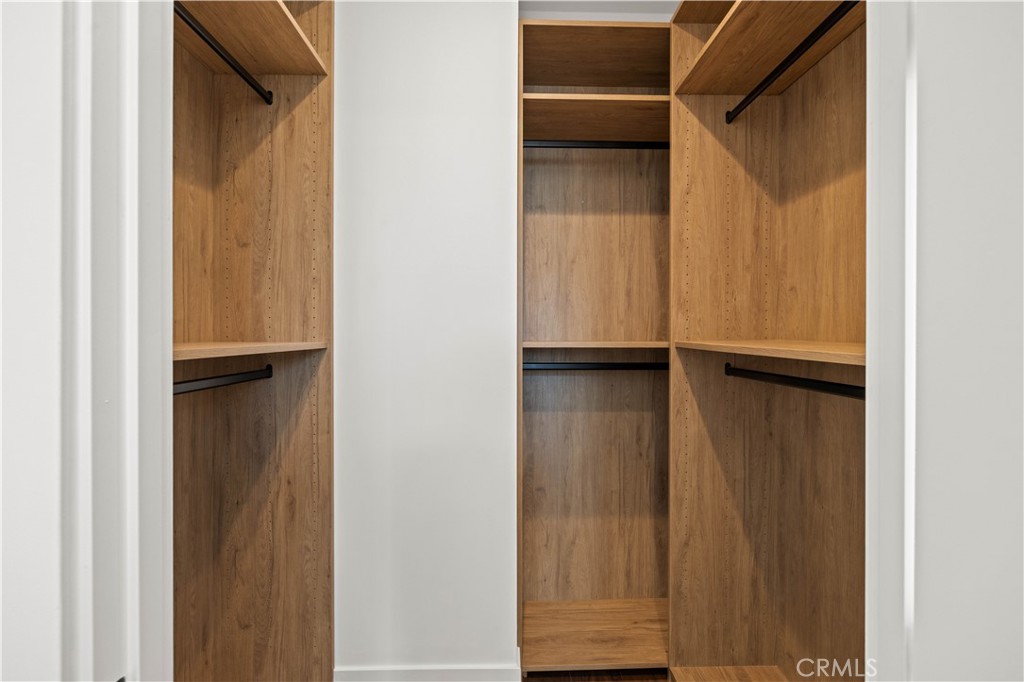 https://media.crmls.org/medias/ef302351-7131-47e4-868f-848ffc81995c.jpg?preset=X-Large