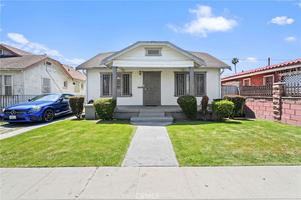 1430 W 65th Place
